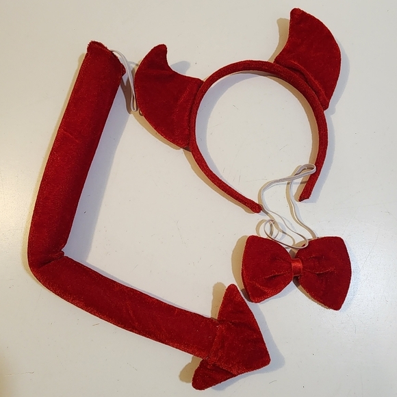 Red Devil Women's Halloween Horn Bow and tail Costume - Picture 2 of 6